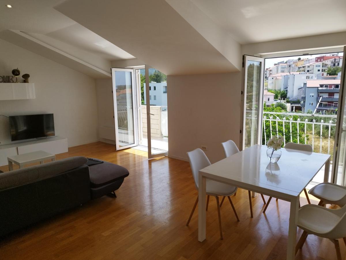 Apartment Nina Podstrana Esterno foto
